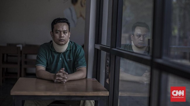 Aiptu Ram masih gagah bersiaga hingga tiga hari pascateror bom Kedubes Australia pada 2004, namun ia mulai rasakan gejala trauma setelah terbaring di RS.