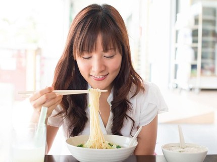 Ibu Menyusui Makan Mi Instan, Bikin ASI jadi Kurang Bernutrisi