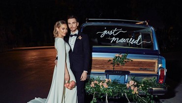 Cantiknya, Hilary Duff Pamer Gaun Pengantin Tak Biasa