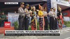 VIDEO: Petugas Berseragam Prajurit Kerajaan Amankan Nataru
