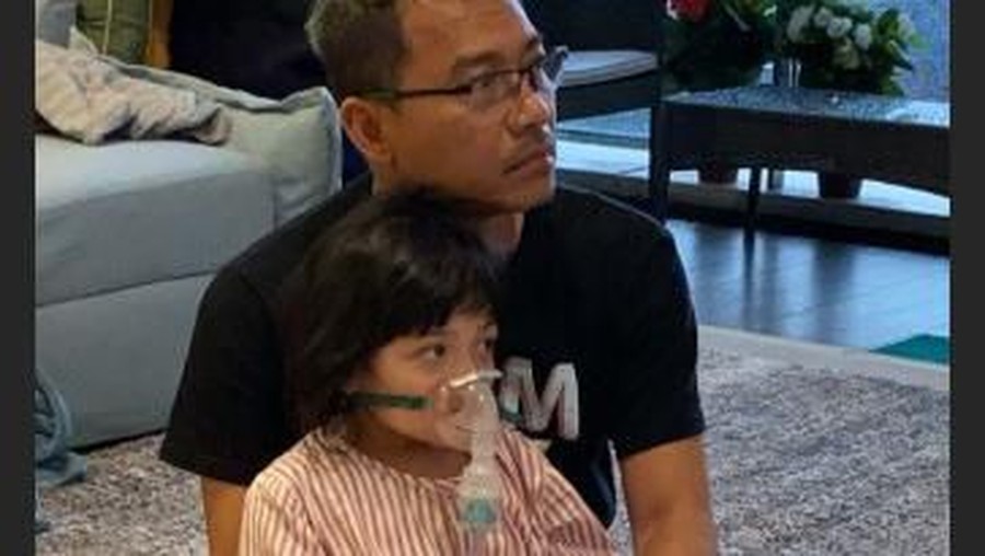 Arsy Pakai Selang Napas, Netizen: Cepat Sembuh Cantik Netizen turut mendoakan kesembuhan Arsy Hermansyah yang sedang sakit sampai dibantu dengan selang pernapasan.