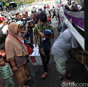Ingat! Lengah di Libur Akhir Tahun, Daerah Bisa Masuk Zona Merah