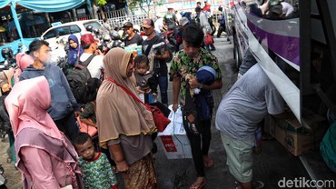 Ingat! Lengah di Libur Akhir Tahun, Daerah Bisa Masuk Zona Merah