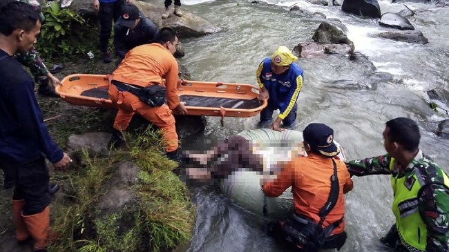 Hasil olah TKP sementara kepolisian menyimpulkan 40 dari 54 penumpang Bus Sriwijaya ditemukan, dengan rincian 27 orang meninggal dan 13 lainnya luka-luka.