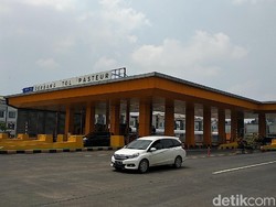 4 Kendaraan Terlibat Tabrakan Beruntun di Exit Tol Pasteur
