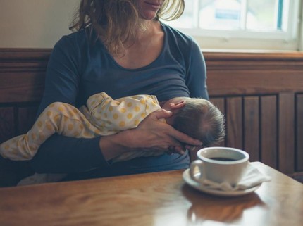 Ibu Menyusui Mau Minum Kopi? Simak Dulu Aturan Berikut