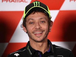 Saat Rossi Beraksi Tunggangi Motocross