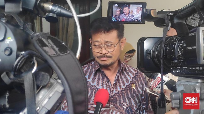 Menteri Pertanian Syahrul Yasin Limpo menjawab isu yang menyebut ia akan mundur dari kabinet dengan mengatakan,
