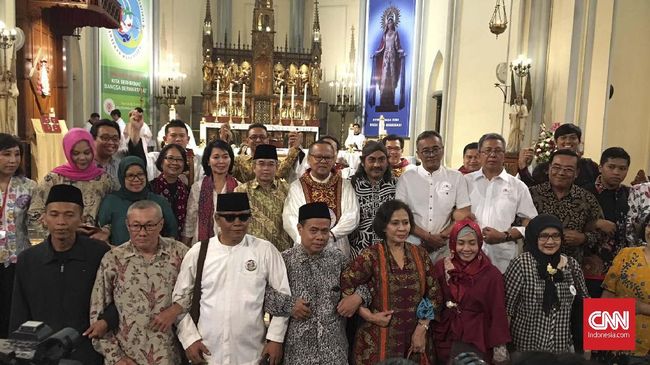 Saat Caknurian dan Gusdurian Ikut Bahagia di Natal Katedral Sejumlah komunitas Islam hadir dalam perayaan Natal 2019 di Katedral, Jakarta Pusat hari ini Rabu (25/12).