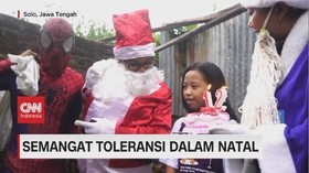 VIDEO: 'Sinterklas' Beri Kejutan Untuk Jemaat Gereja di Solo