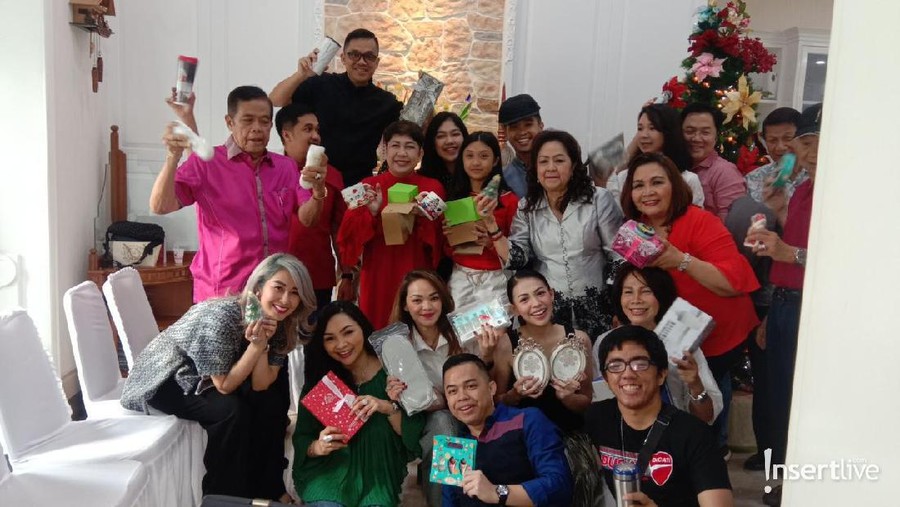 Cerita Kezia Karmoy yang merayakan Natal 2019 bersama keluarga besar sang suami, Axcel Narang.