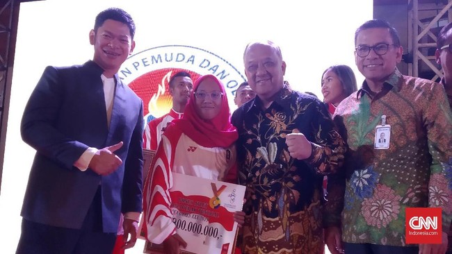Atlet Indonesia tersukses di SEA Games 2019 Dea Salsabila Putri bercerita mengenai terpuruk jelang tampil di Filipina hingga meraih bonus Rp1,4 miliar.