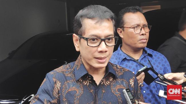 Wishnutama Minta Sri Mulyani Bebaskan Pajak Usaha Pariwisata Menparekraf Wishnutama Kusubandio meminta pembebasan PPh Pasal 25 bagi pelaku sektor pariwisata dan ekonomi kreatif (parekraf).
