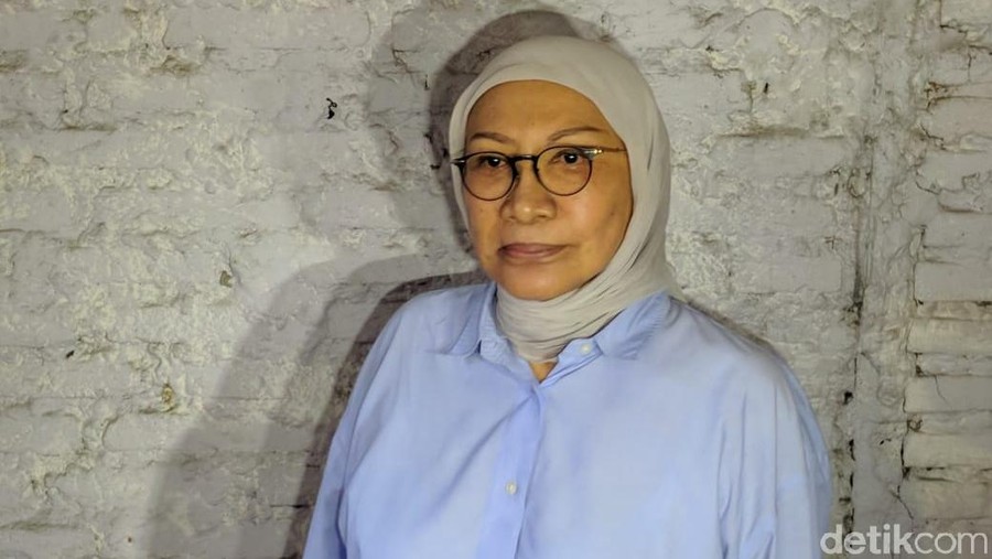 Ratna Sarumpaet menggelar konferensi pers di kediamannya usah bebas dari penjara.