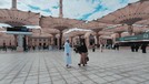 Mesra! 8 Momen Irish Bella & Ammar Zoni Saat Ibadah Umrah Pasangan Irish Bella dan Ammar Zoni saat ini sedang menjalani ibadah umrah di momen liburan akhir tahun ini. Berikut momen ibadah umrah mereka untuk Insertizen.
