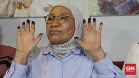 Ratna Usai Bebas: Bikin Buku, Teater dan Tak Berpolitik