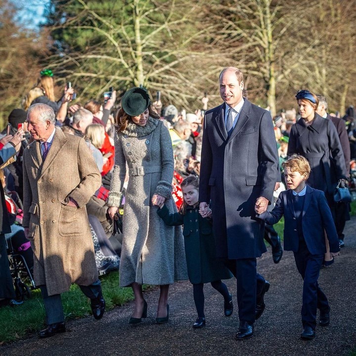 <p>Di hari yang sama, Pangeran George dan Putri Charlotte diajak Kate Middleton dan Pangeran William untuk menghadiri acara gereja. (Foto: Instagram @kensingtonroyal)</p>