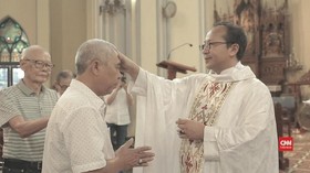 Jalan Sunyi Romo Hani dan Tangisan Ibu di Malam Natal