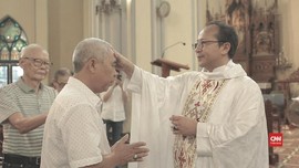 Jalan Sunyi Romo Hani dan Tangisan Ibu di Malam Natal