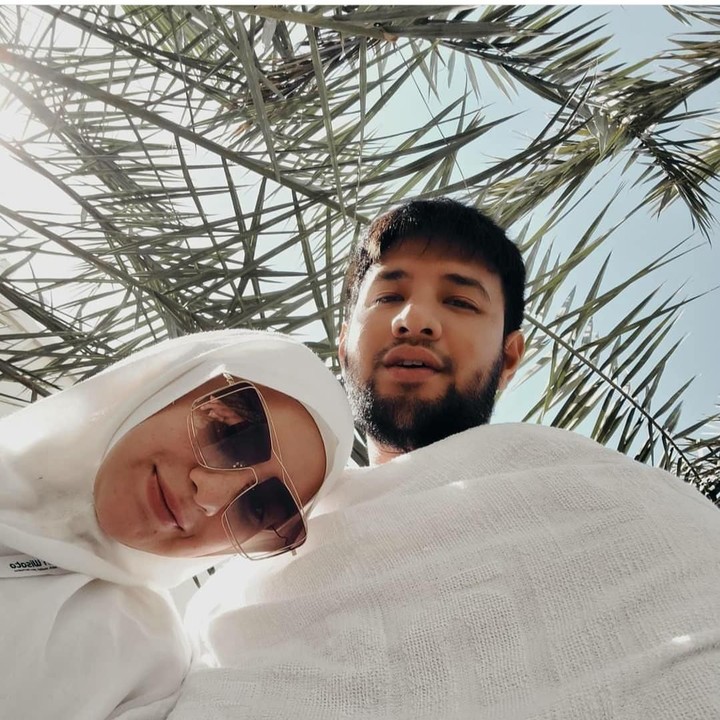<p>Semoga selalu bahagia dan dapat ketenangan dalam ibadah ya, Irish dan Ammar. (Foto: Instagram @_irishbella_)    </p>