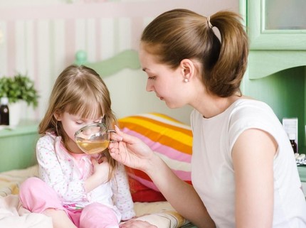 5 Minuman Alami yang Bantu Redakan Flu pada Anak