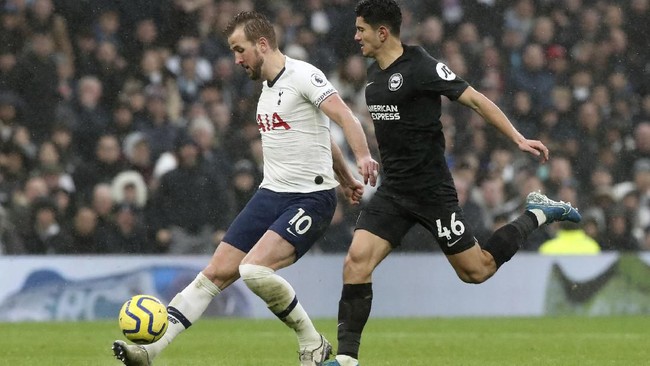 Gol Tottenham Hotspur yang dilesakkan Harry Kane dianulir wasit gara-gara ketiak striker itu dinyatakan offside.