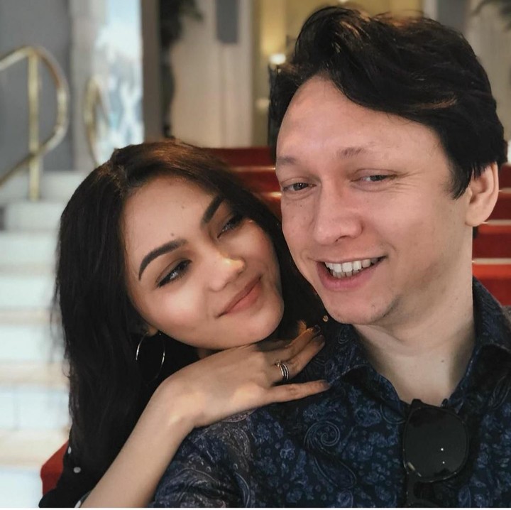 <p>Rina Nose menikah dengan Josscy Vallazza Aarstsen pada 22 Oktober 2019. (Foto: Instagram @rinanose16.)</p>