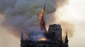 Kebakaran Notre-Dame Sisakan Racun dan Ruwetnya Pipa