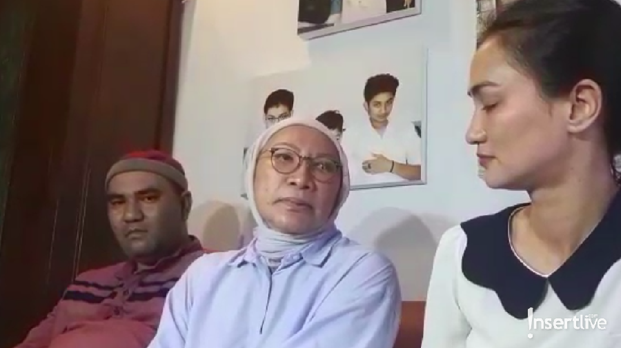 Ratna Sarumpaet & Atiqah Hasiholan