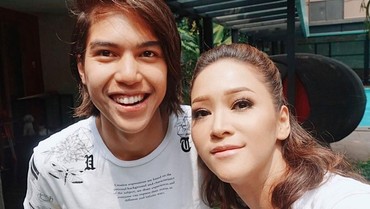 Persamaan Sikap Maia Estianty & Mulan Jameela sebelum El Rumi Tanding Tinju