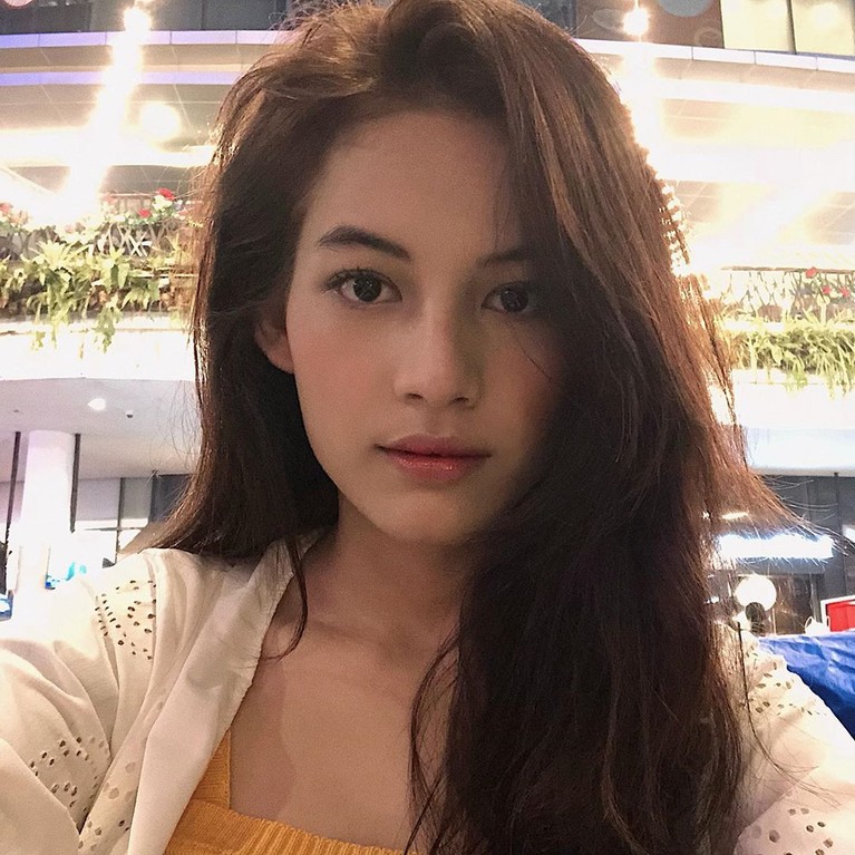 7 Pesona Lania Fira, Si Cantik yang Dekat dengan Ariel NOAH Lania Fira diisukan memiliki kedekatan khusus dengan Ariel NOAH. Kedekatan mereka disorot usai Lania Fira tampil di video klip terbaru NOAH, Kupeluk Hatimu.