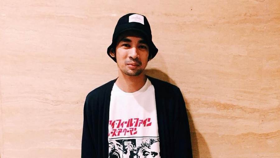 Sejumlah artis diketahui menjadi driver ojek online sambil menunggu panggilan syuting. 