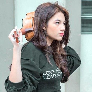 7 Pesona Lania Fira, Si Cantik yang Dekat dengan Ariel NOAH