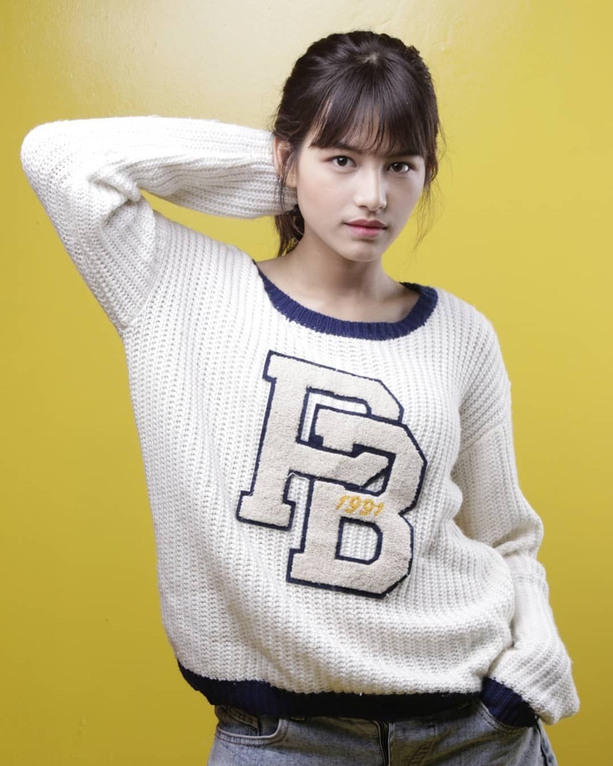 Lania Fira diisukan memiliki kedekatan khusus dengan Ariel NOAH&period; Kedekatan mereka disorot usai Lania Fira tampil di video klip terbaru NOAH&comma; Kupeluk Hatimu&period;