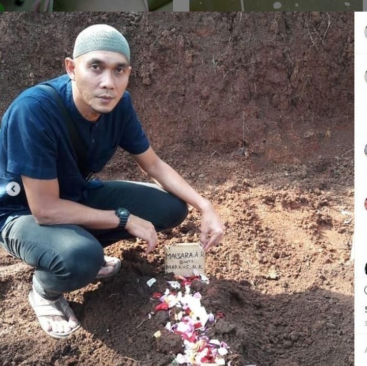 <p>Bayi mereka dimakamkan pada 20 Desember lalu. "Maisara alesha rihihina..tunggu umi & ayah di surga ya de..," tulis istri Markus di akun Instagram pribadinya. (Foto: Instagram @markoesharison81)</p>