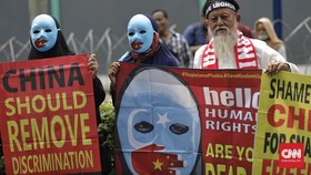 Bang Japar Ikut Demo Uighur, Desak Bertemu Dubes China