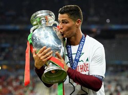 Ronaldo Diabadikan Jadi Patung Coklat di Swiss