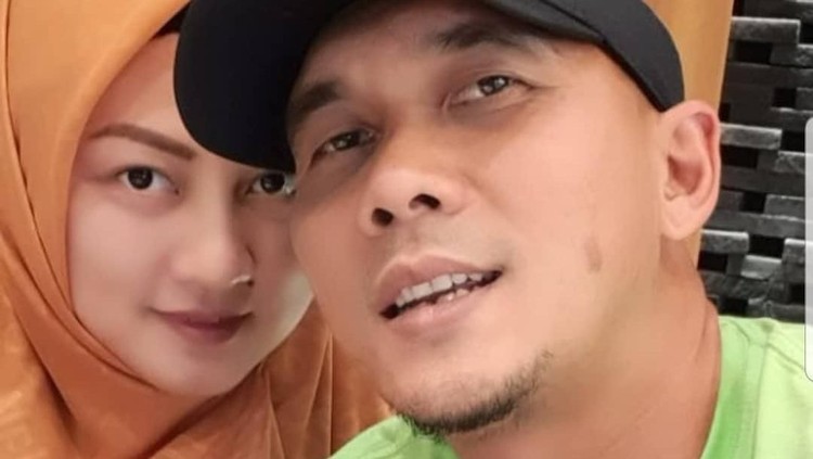 Duka mendalam dialami Markus Horison dan istri. Anak mereka meninggal dunia dan sang istri menulis pesan yang sangat menyentuh hati.