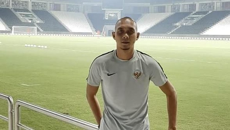 Markus Horison sedang berduka, Bunda. Bayi mungil mantan kiper Tim Nasional Sepak Bola Indonesia ini baru saja meninggal dunia.
