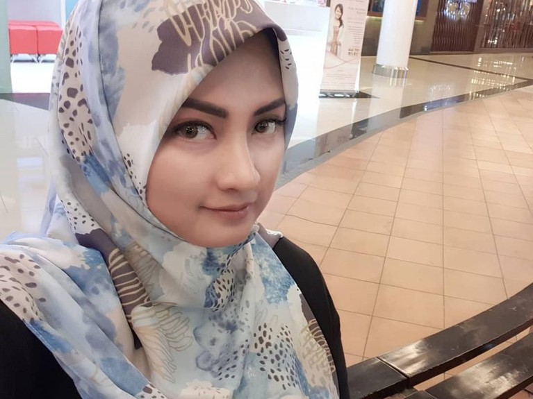 Ini Dia, 5 Potret Cantik Istri Markus Horison Markus Horison dan istri baru saja kehilangan anaknya pasca lahir. Tetap tabah menjalani cobaan, intip potret cantiknya istri Markus Horison.