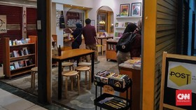 Buku Langka dan Mereka yang Masih Setia pada Pasar Santa