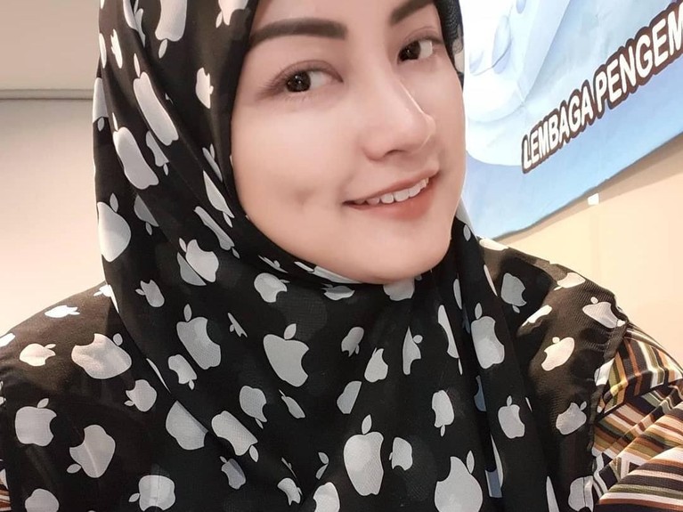 Ini Dia, 5 Potret Cantik Istri Markus Horison Markus Horison dan istri baru saja kehilangan anaknya pasca lahir. Tetap tabah menjalani cobaan, intip potret cantiknya istri Markus Horison.