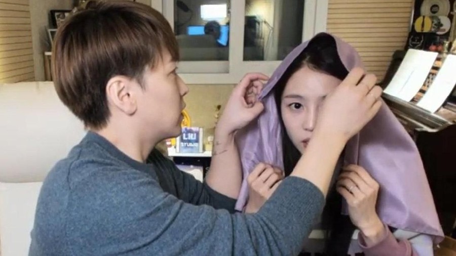Mengenal lebih dekat istri Sungmin SuJu yang jadi perhatian karena mengenakan hijab saat menyapa penggemar dari Arab Saudi.