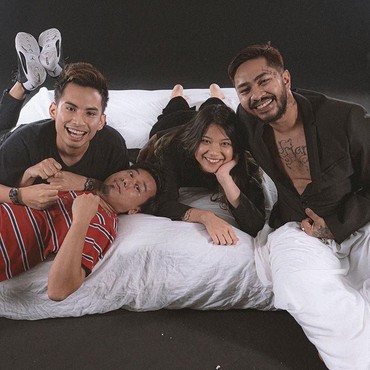 Lirik Lagu Fiksi yang Indah - L.Y.O.N Feat Danilla