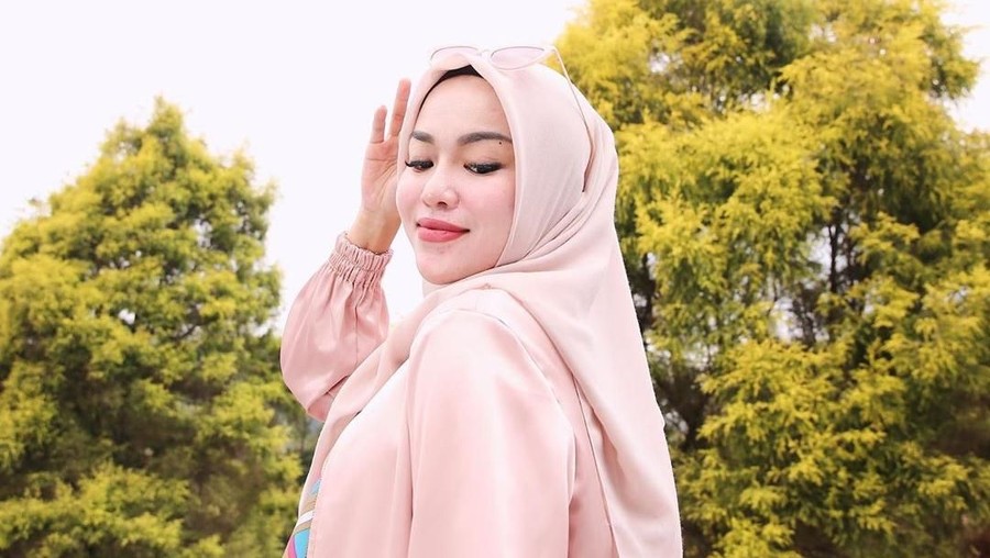 Medina Zein disebut pakai narkoba karena bipolar, begini penjelasan psikiater.