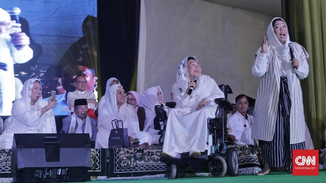 Empat putri Gus Dur menceritakan pengalaman mereka di tengah masa genting ketika upaya MPR memakzulkan ayah mereka dari kursi kepresidenan pada 2001 silam.