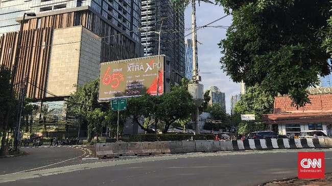 Kerawanan kecelakaan di pertigaan Jalan Senopati-Jalan Gunawarman dinilai tak lepas dari bentuk pertigaan yang tak jelas, narkoba, dan pub di lokasi itu.