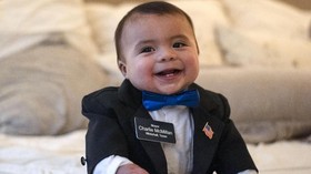 FOTO: Bayi Berumur 7 Bulan Jadi Wali Kota Termuda di AS