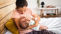Kok Bayi yang Minum ASI Jadi Sering Kentut? Ini Penyebabnya Bun
