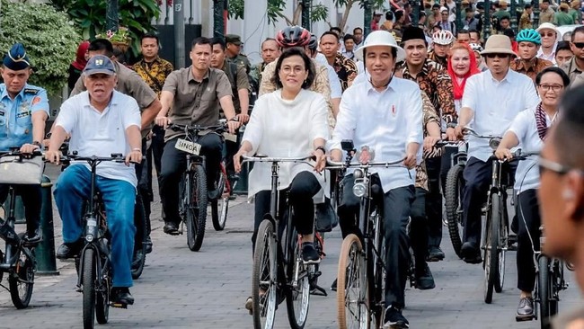 Pemerintah berharap program padat karya yang dibiayai oleh dana desa dapat menjaga daya beli masyarakat di tengah wabah virus corona.